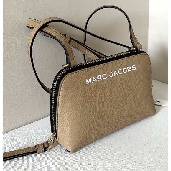 New Marc Jacobs Small Crossbody Pouch Pebble Leather Iced Coffee - Picture 2 of 5
